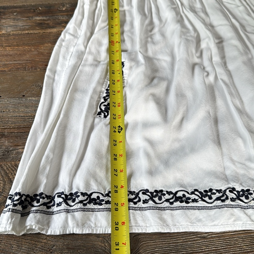 BB Dakota white embroidered mini dress cover-up EUC size small - Picture 8 of 10